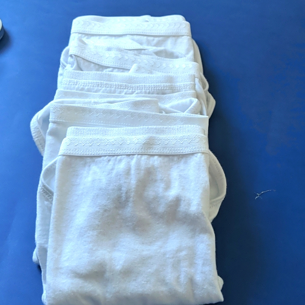 Hanes 6 pack size 7 white panties NWOT